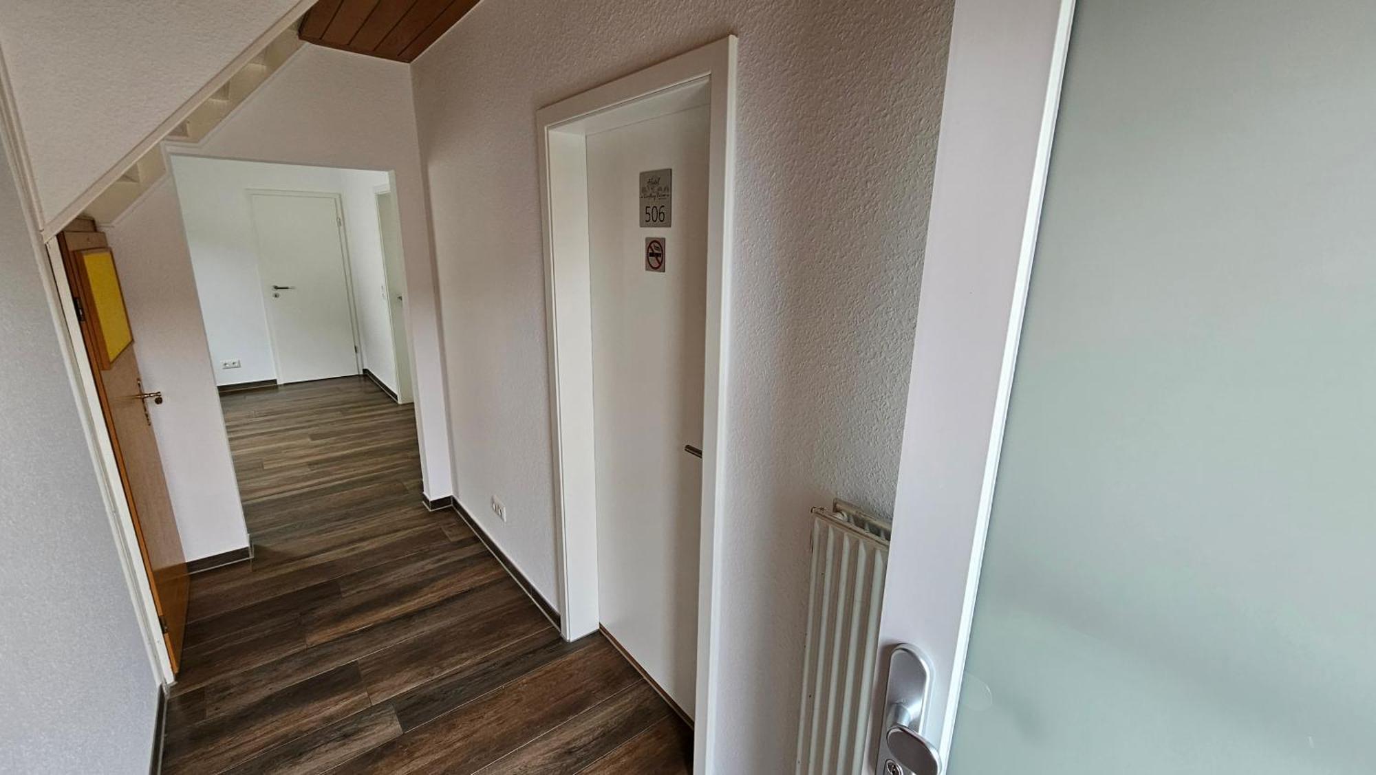 Hotel Dorfkrug Buesum - Guenstige Altbauzimmer Am Oland 外观 照片