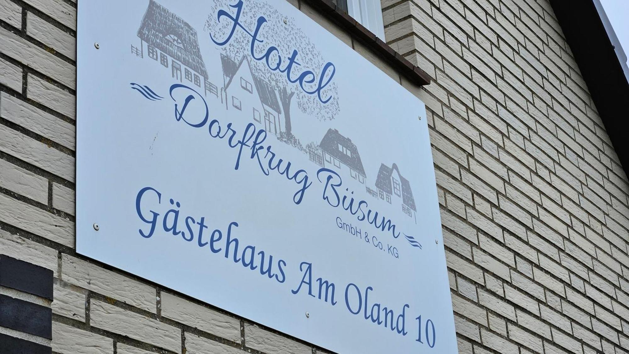 Hotel Dorfkrug Buesum - Guenstige Altbauzimmer Am Oland 外观 照片