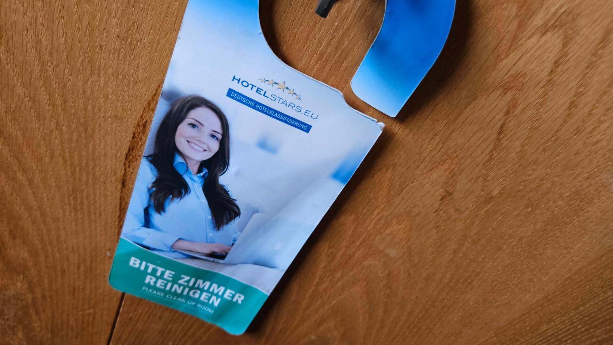 Hotel Dorfkrug Buesum - Guenstige Altbauzimmer Am Oland 客房 照片