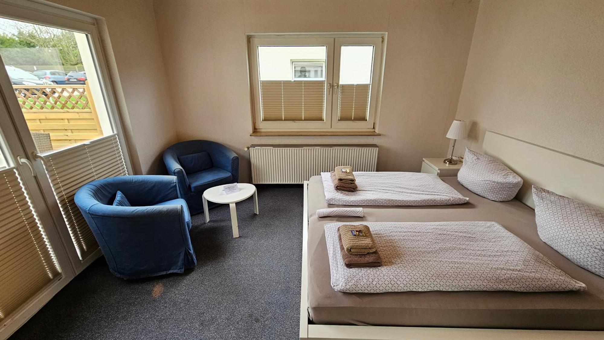 Hotel Dorfkrug Buesum - Guenstige Altbauzimmer Am Oland 客房 照片